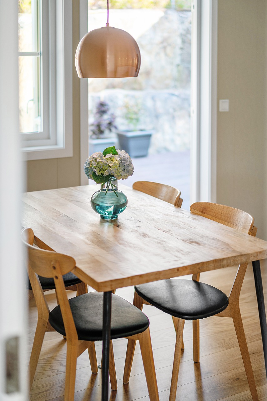 Extendable Dining Table