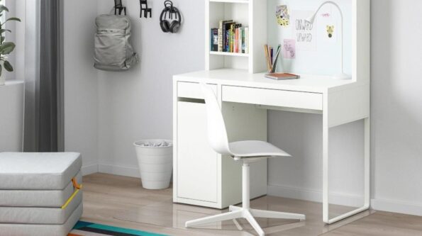 IKEA MICKE Desk